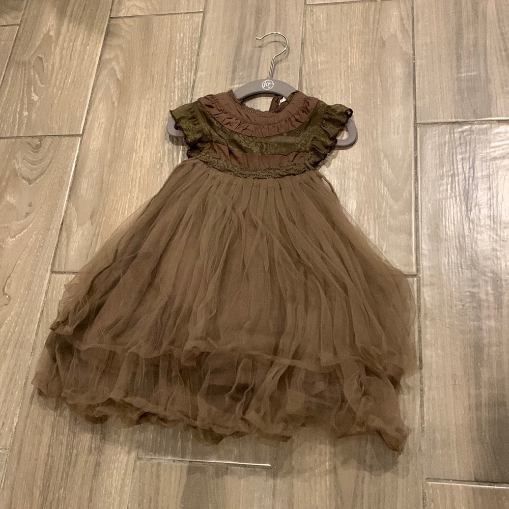 Brown dress